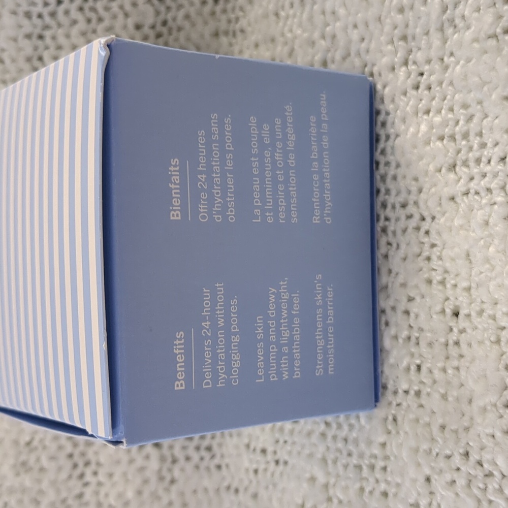First Aid Beauty Dewy Gel Cream  with Hyaluronic Acid+Ceramides, 52ml/1.9fl oz - Picture 9 of 14